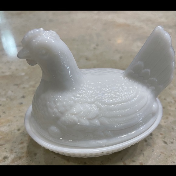 🎶 vintage milk glass little hen🎶 - Picture 5 of 17